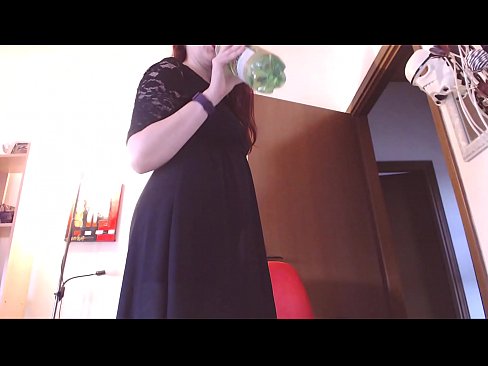 ❤️ Um escravo submisso que ama calcinhas sujas e luxuriosas é forçado a se masturbar depois de assistir a este vídeo! ❤ Porno doméstico em pt-br.pornovore.ru ❤